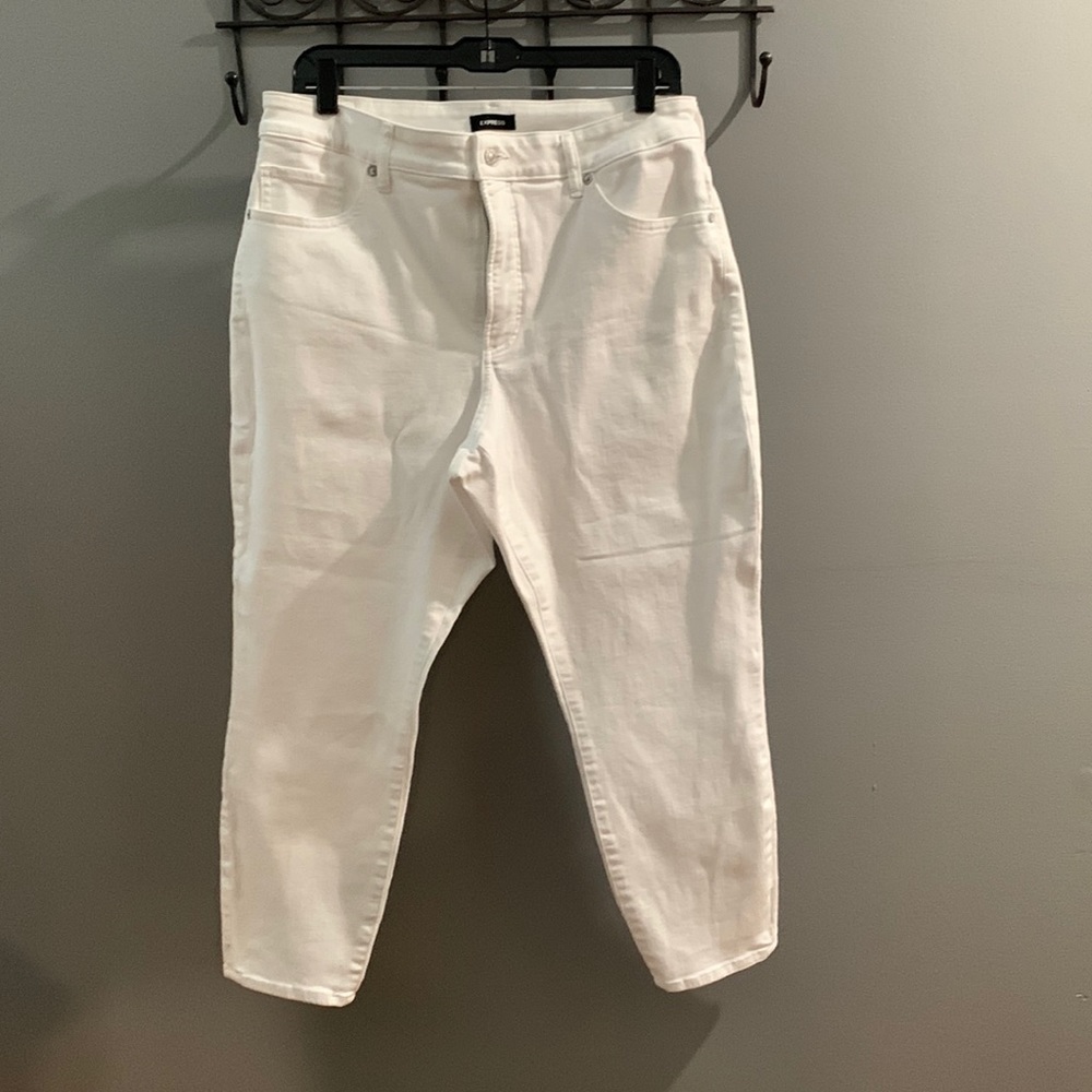 Express Curvy High Waisted white supersoft skinny jeans size 14 short